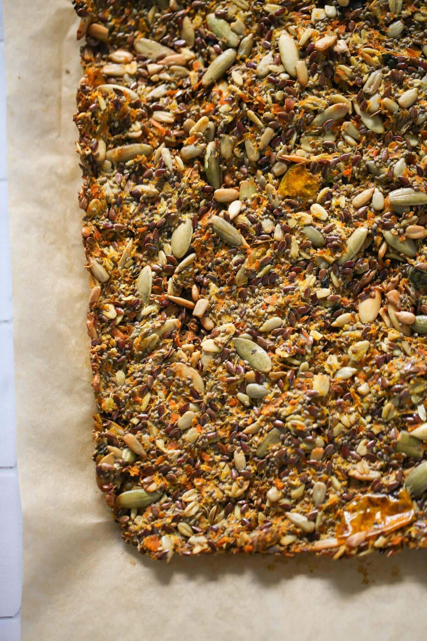 SEBZE POSASI İLE KRAKER YAPMAK İÇİN MALZEMELER